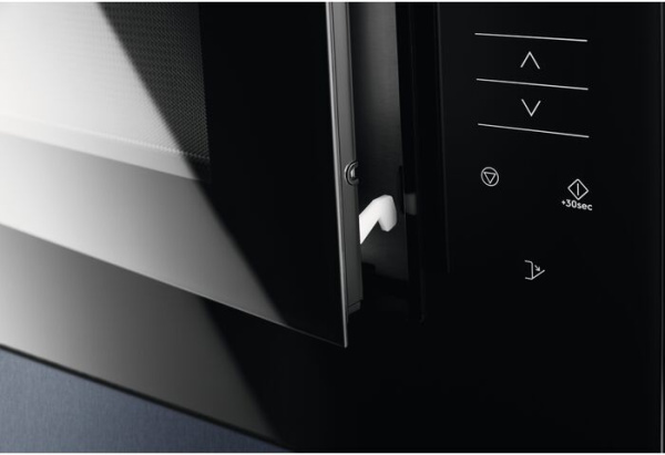 mikrovolnovaya_pech_electrolux_kmfe264tex3.jpg